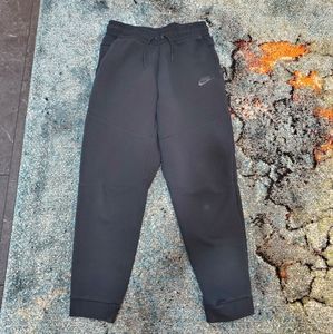 Nike Sportswear Tech Pants Youth Boys XL  Black Standard Fit Fleece Jogger